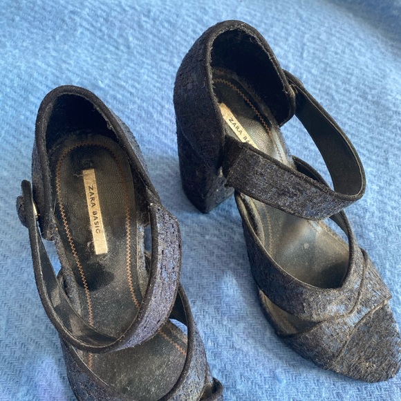 Zara Navy Lace Patten Block Heel - Picture 3 of 4